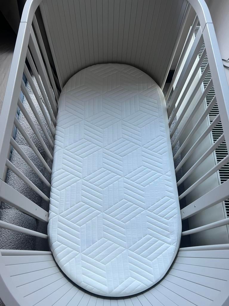 Kidsmill Sense Ledikant – 60 x 120 cm inclusief matras, Ophalen, Zo goed als nieuw, Ledikant