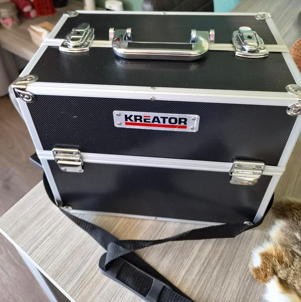 Zeer goede make-up koffer, weinig gebruikt. Met draagband., Ophalen of Verzenden