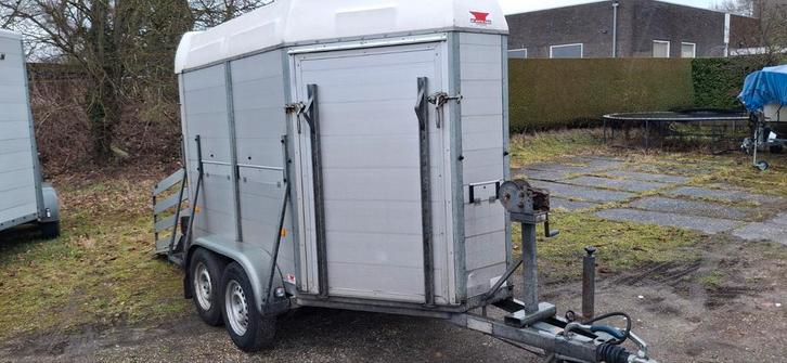 Tekoop Veetrailer Henra, Dieren en Toebehoren, Paarden en Pony's | Trailers en Aanhangwagens, Zo goed als nieuw, Aluminium, Ophalen of Verzenden