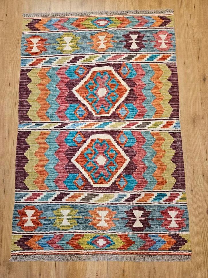 Handgeweven oosterse wollen kelim 126x85, Huis en Inrichting, Stoffering | Tapijten en Kleden, Nieuw, 50 tot 100 cm, 100 tot 150 cm