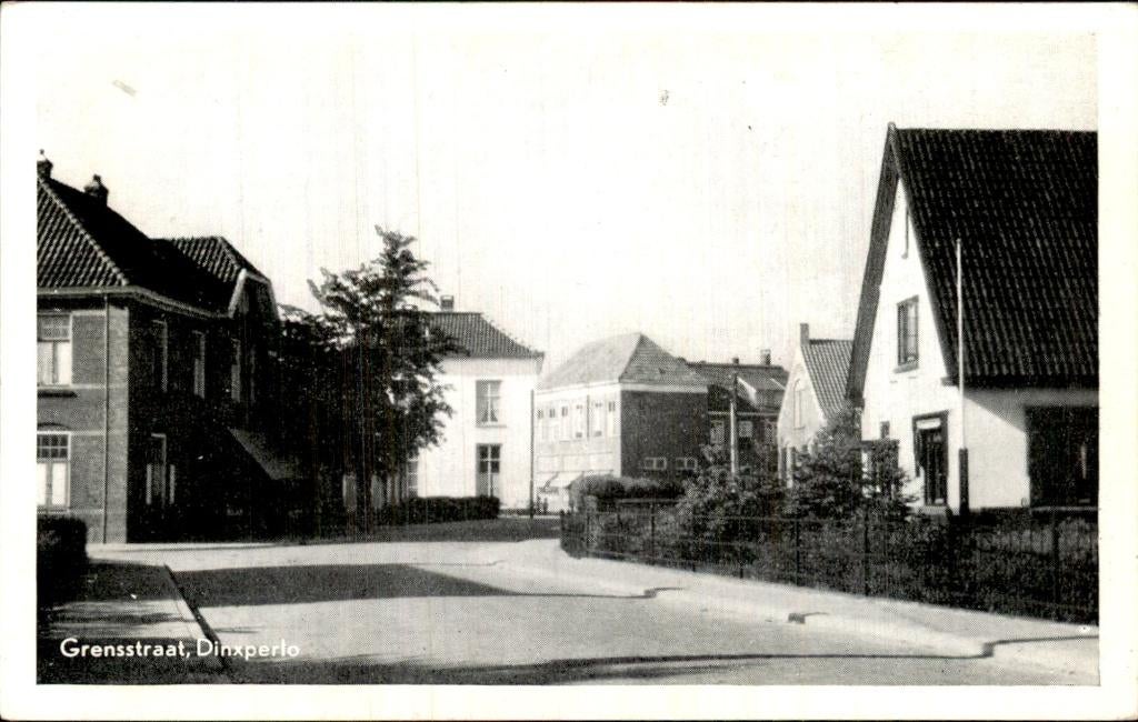 Dinxperlo - Grensstraat - Straatzicht, Ophalen of Verzenden, 1940 tot 1960, Ongelopen, Gelderland
