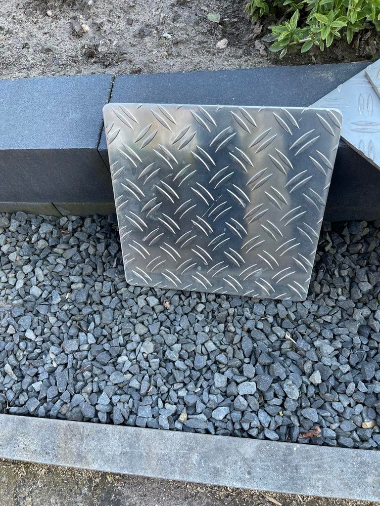 4 x aluminium grond plaatjes voor onder de uitdraaipoten, Ophalen of Verzenden, Zo goed als nieuw