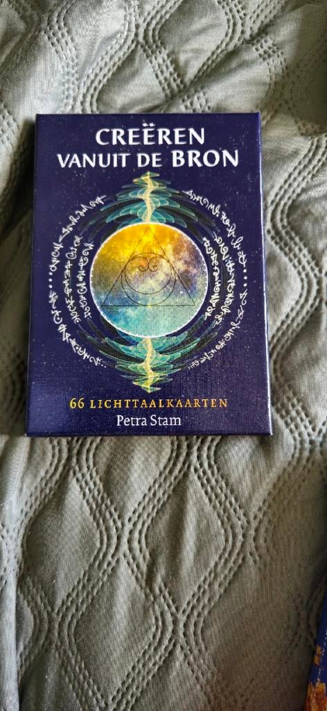 Kaarten deck creeren vanuit de bron, Boeken, Ophalen of Verzenden, Zo goed als nieuw, Tarot of Kaarten leggen, Overige typen