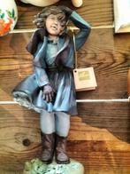 Elisa Beeldje - Charmant meisje met hoed, Antiek en Kunst, Kunst | Beelden en Houtsnijwerken, Ophalen of Verzenden