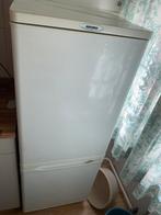 Goed werkende 2 deurs koelkast met vriesgedeelte, Ophalen, Zo goed als nieuw, Minder dan 60 cm, 160 cm of meer