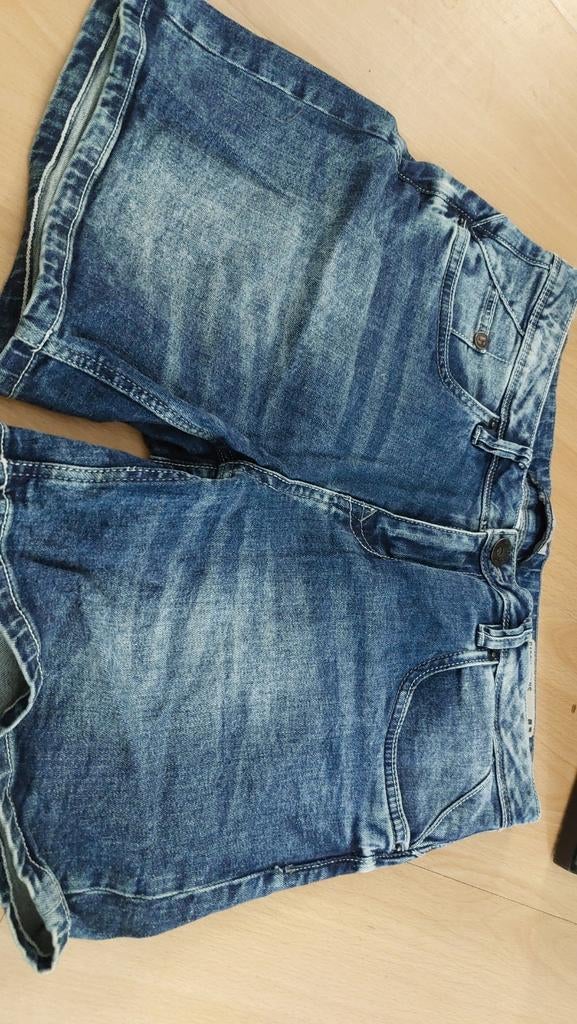 Te koop garcia jeans korte spijkerbroek mt m, Ophalen of Verzenden, Zo goed als nieuw, Blauw, W32 (confectie 46) of kleiner