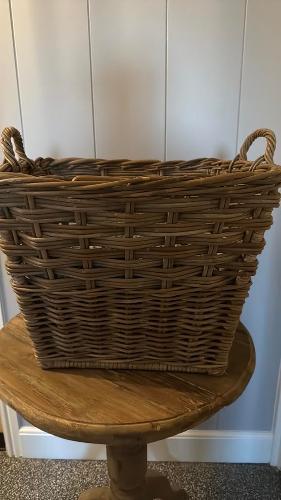 Prachtige mand, Ophalen of Verzenden, Zo goed als nieuw, Rond, Riet