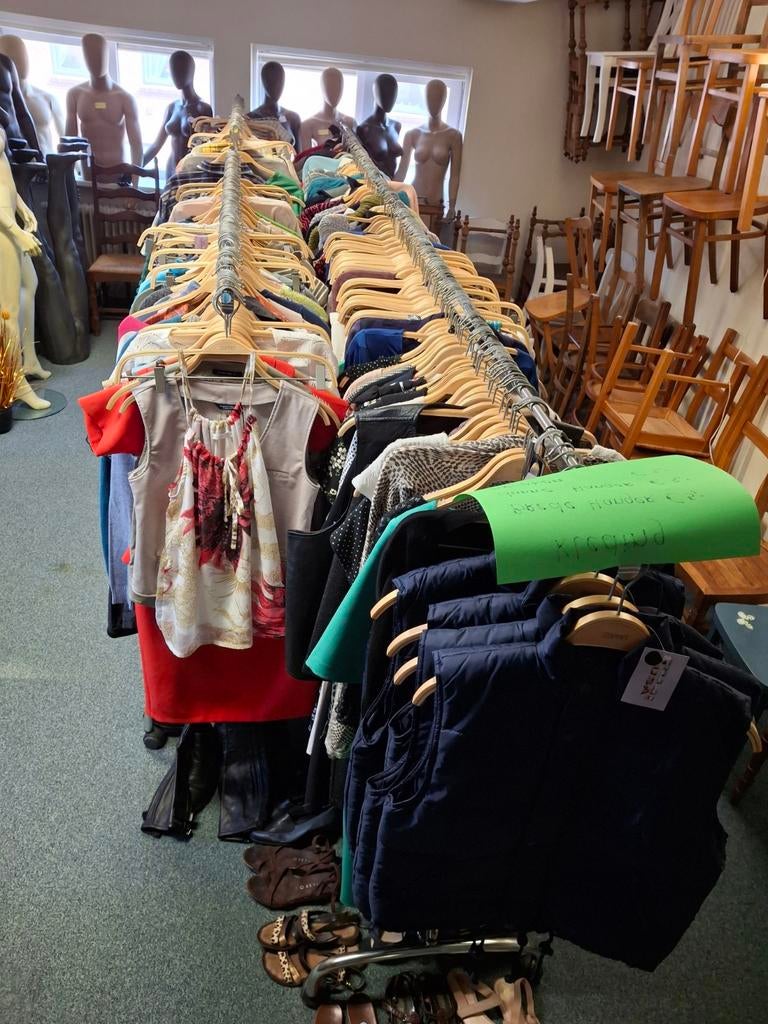 2dehands kleding, Ruim 500 stuks. Bieden vanaf 100 Euro, Ophalen, Gebruikt