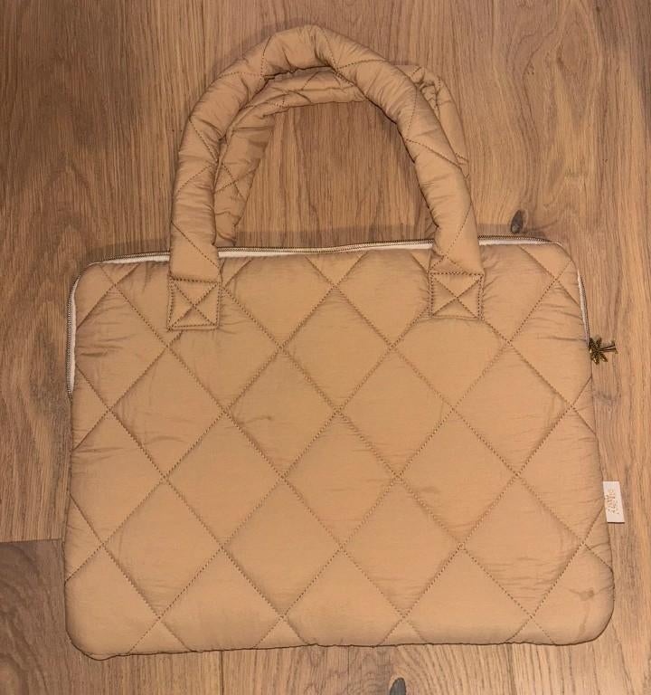 Hema zachte draagbare laptop tas beige crème kleur, Ophalen of Verzenden, Zo goed als nieuw