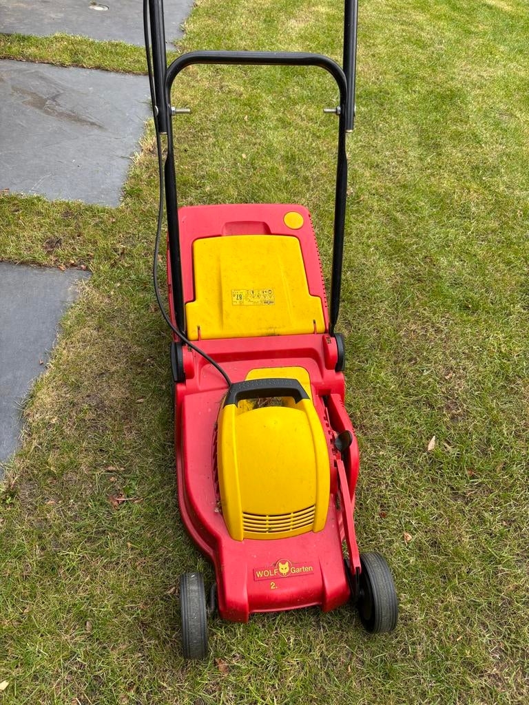 Wolf 2.32 grasmaaier - In goede staat, Tuin en Terras, Grasmaaiers, Ophalen, Cirkelmaaier, Gebruikt, Elektrische grasmaaier