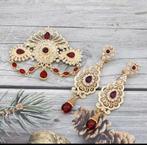 Nieuwe Gouden Broche en Oorbellen Set met Rode Stenen, Sieraden, Tassen en Uiterlijk, Oorbellen, Hangers, Met edelsteen, Nieuw