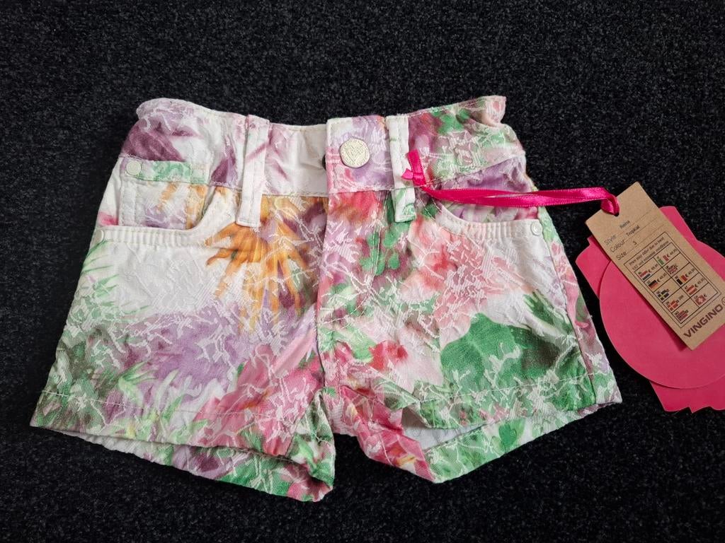 Nieuwe korte broek van Vingino maat 3, Broek, Meisje, Nieuw, Ophalen of Verzenden