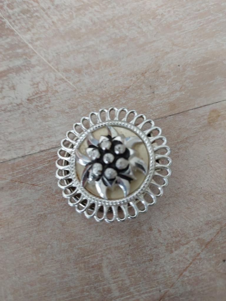 Sjaal Broche., Ophalen of Verzenden, 18 tot 19, Dame