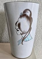 Vaas Aalten Couzijn en Pool met vrouwen opdruk, Overige kleuren, Ophalen of Verzenden, Minder dan 50 cm, Glas