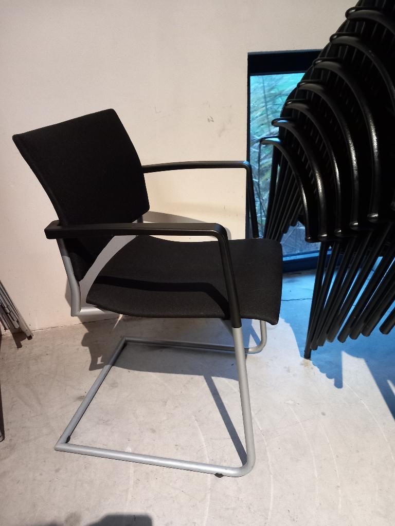 4 slede stoelen, Huis en Inrichting, Stoelen, Gebruikt, Vijf, Zes of meer stoelen, Stof, Zwart, Ophalen