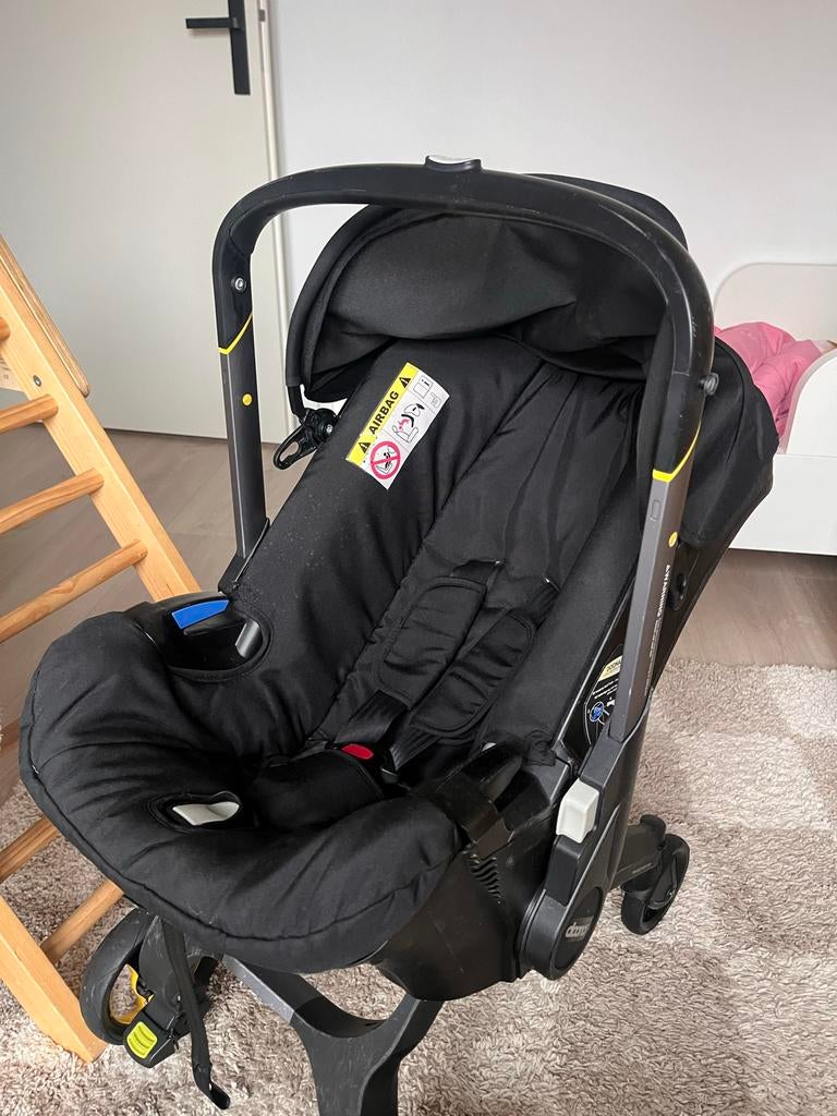 Doona i autostoel kinderwagen - Zwart, Autogordel of Isofix, Gebruikt, Zijbescherming, 0 t/m 13 kg