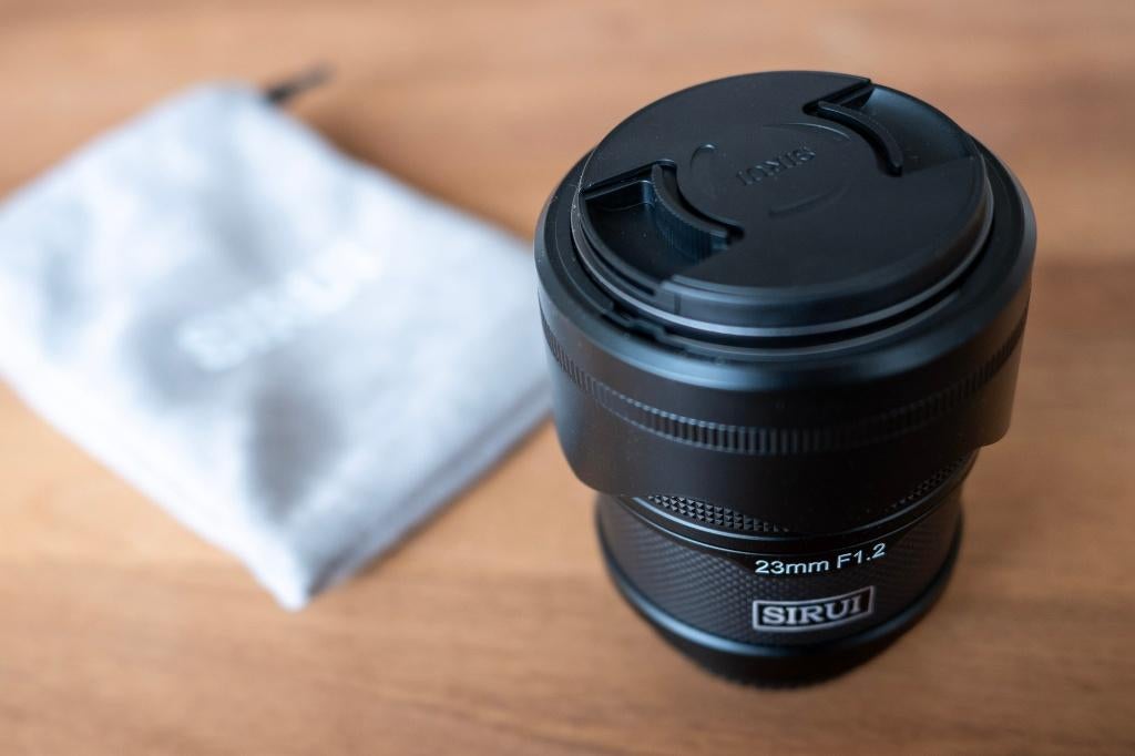 Sirui Sniper 23mm f1.2 APS-C AF for Sony E mount, Ophalen of Verzenden, Zo goed als nieuw, Standaardlens