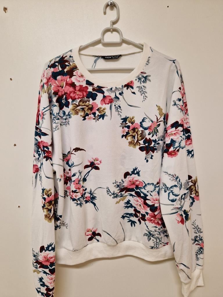 Nieuwe top met bloemen maat L, Kleding | Dames, Truien en Vesten, Ophalen of Verzenden, Nieuw, Maat 42/44 (L), Wit
