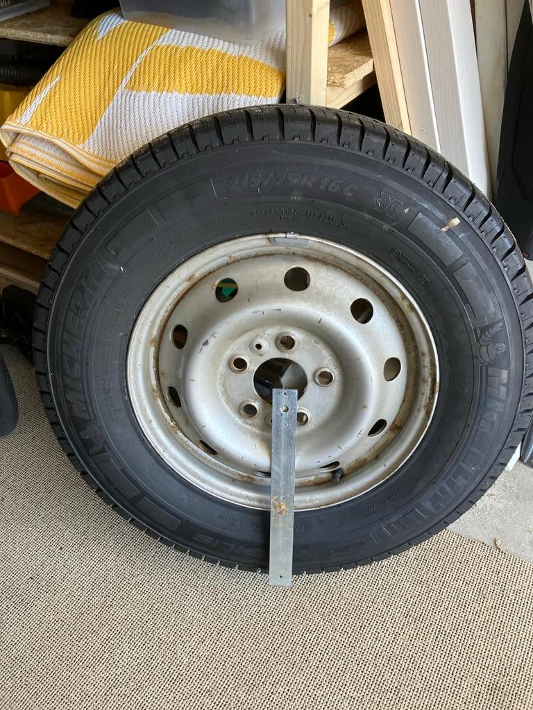 Michelin Agilis 215/75R16C reservewiel Hymer B644, Caravans en Kamperen, Camper-accessoires, Ophalen of Verzenden, Gebruikt