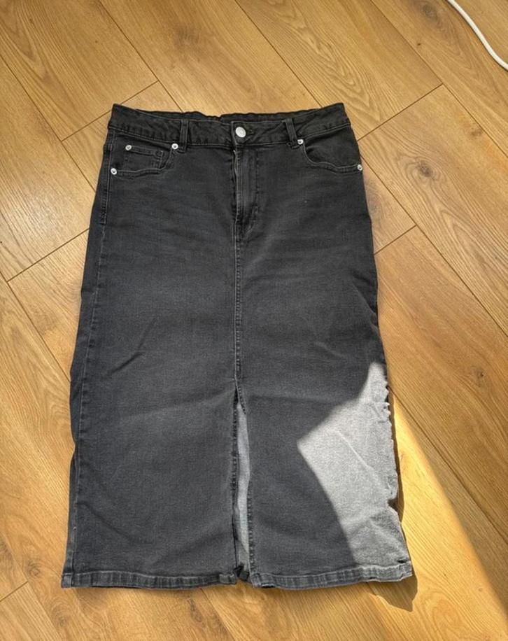 Lange rok Wibra nieuw maat L, Kleding | Dames, Rokken, Nieuw, Maat 38/40 (M), Grijs, Onder de knie, Ophalen of Verzenden