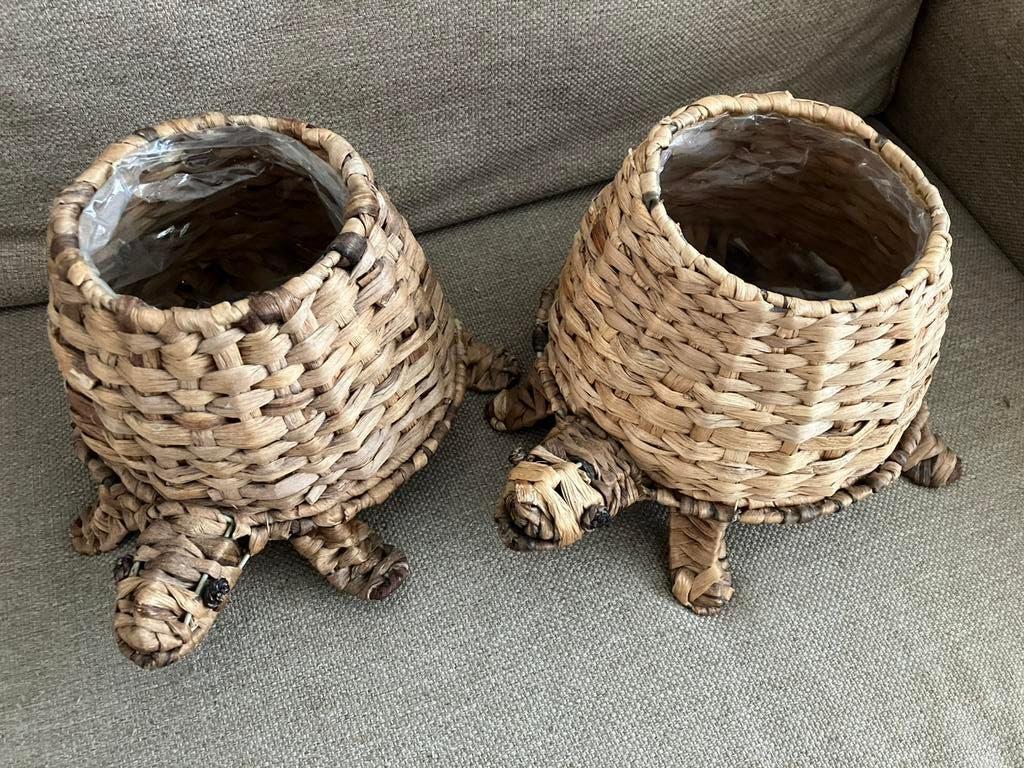 Rotan/Rieten schildpad bloempotten 🌺, Tuin en Terras, Bloempotten, Gebruikt, Overige materialen, Binnen, Minder dan 40 cm, 25 tot 40 cm