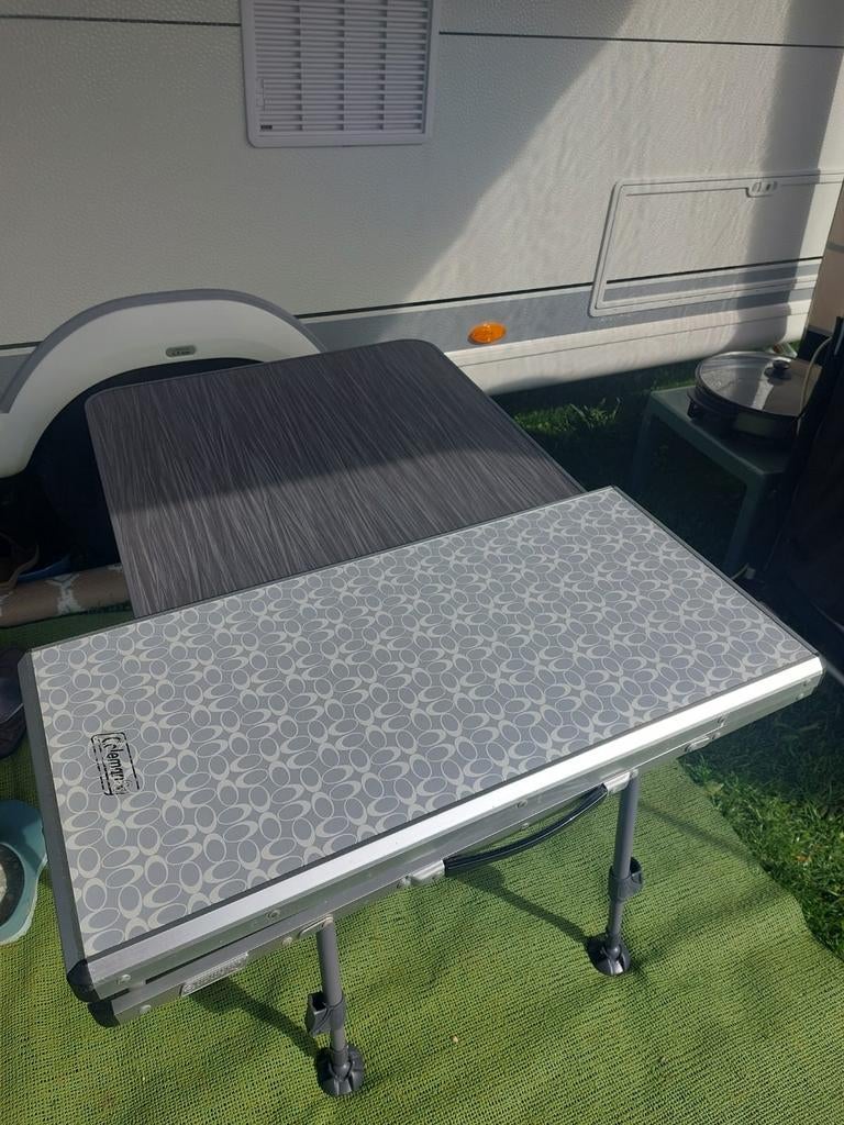 Opvouwbare campingtafel - 80x40 per tafel, Ophalen, Gebruikt, Campingtafel