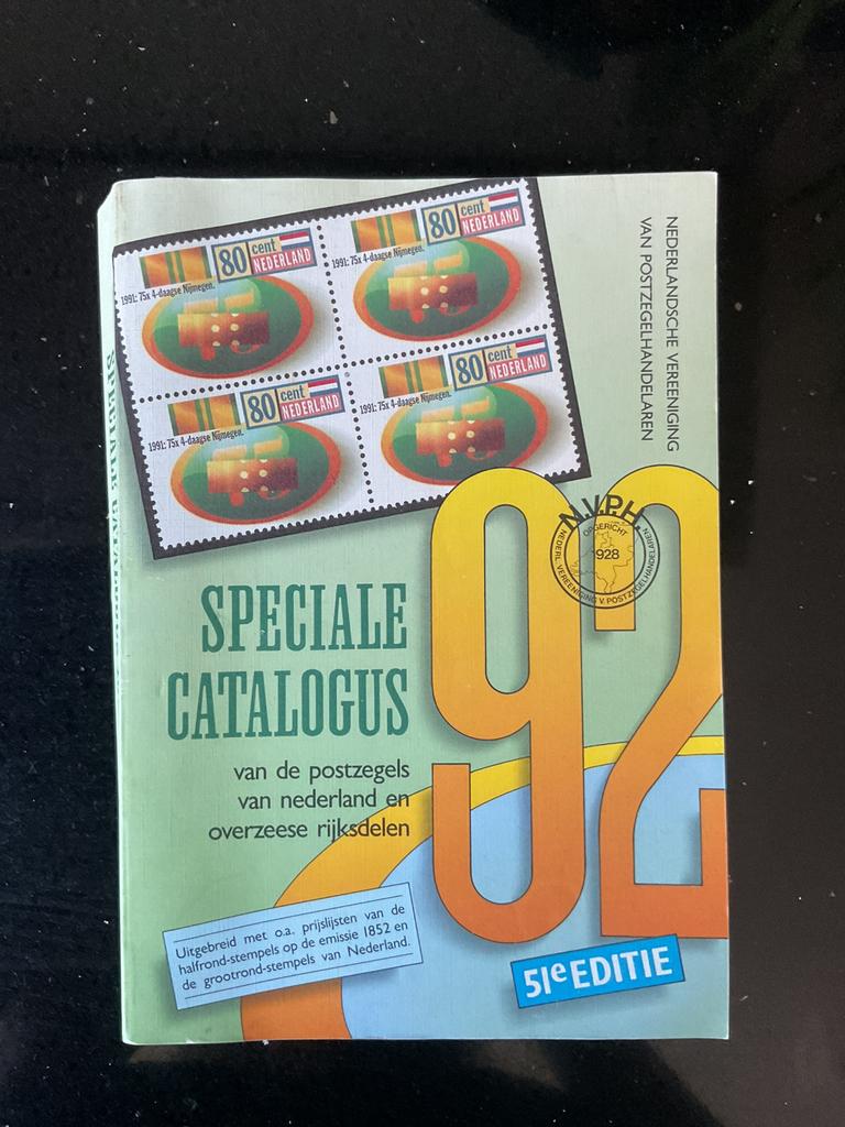 Speciale catalogus postzegels Nederland en rijksdelen 1992, Ophalen of Verzenden, Catalogus