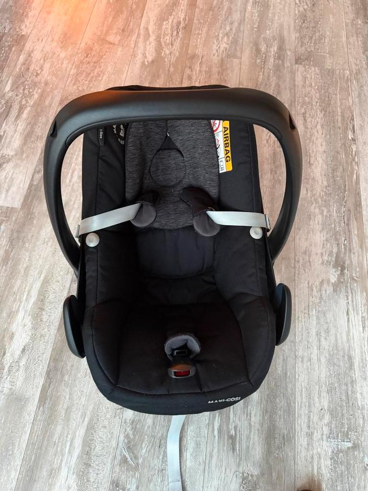 Maxi Cosi Pebble Pro met babyinzet, regenhoes, hoes en deken, Kinderen en Baby's, Autostoeltjes, Gebruikt, Maxi-Cosi, 0 t/m 13 kg