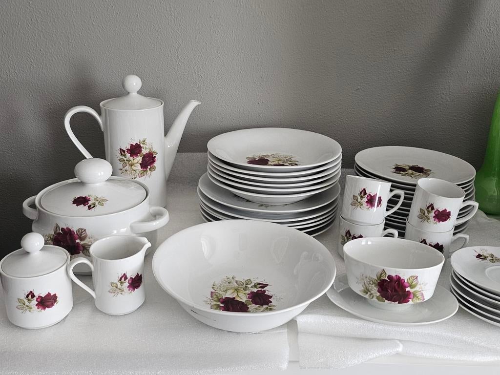 Compleet serviesset, vintage, rode roos, theepot, borden, Ophalen, Porselein, Overige stijlen, Bord(en)