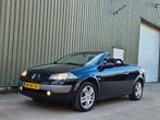 Renault Mégane CC 2.0 AUT 2005 | Trekhaak | APK mrt '24, Auto's, 1998 cc, Zwart, 4 cilinders, 4 stoelen
