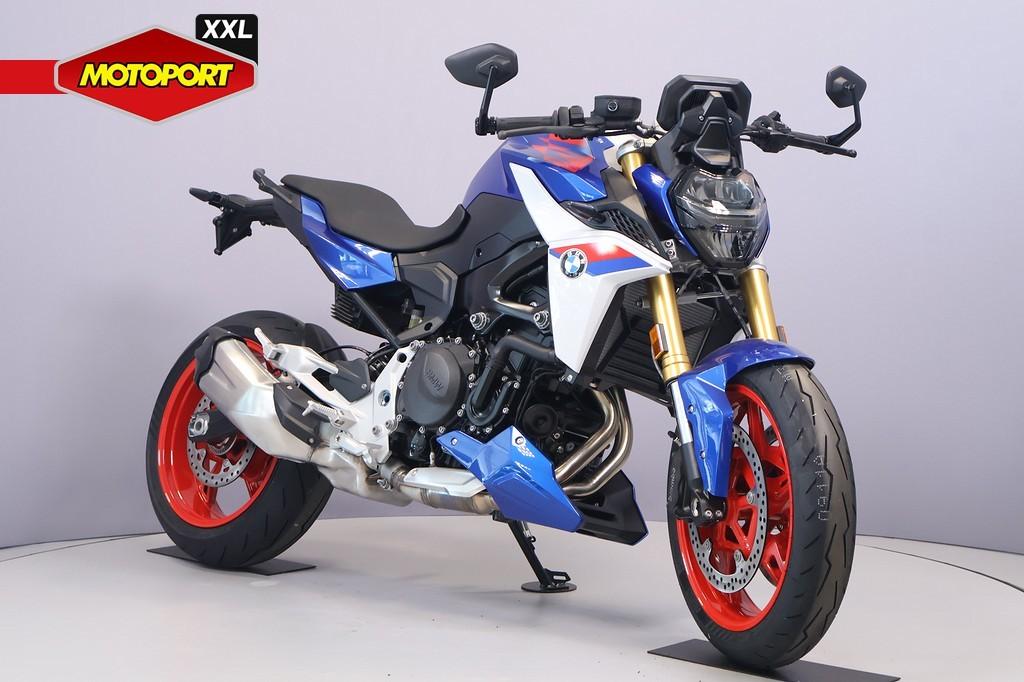 BMW F 900 R, Bedrijf, Naked bike