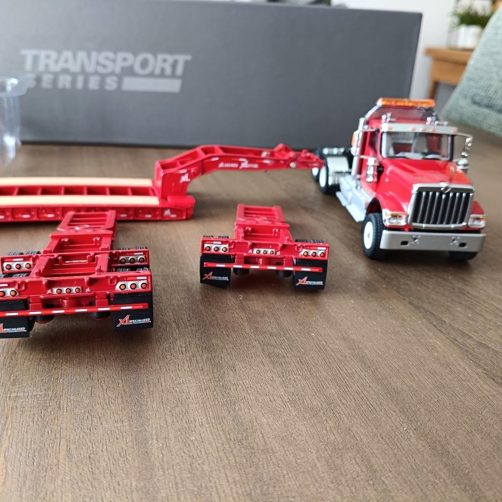 INTERNATIONAL HX520 MET DIEPLADER MET 2 DOLLY'S ZWAARTRANSPO, Hobby en Vrije tijd, Modelauto's | 1:50, Ophalen of Verzenden, Nieuw