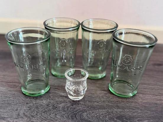 4 Bacardi glazen en maatglaasje nieuw, Ophalen of Verzenden, Nieuw, Overige typen