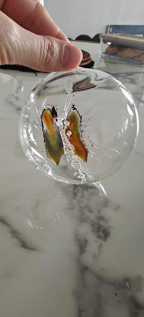 Glazen kerstbal met vlinderdecoratie, Ophalen of Verzenden