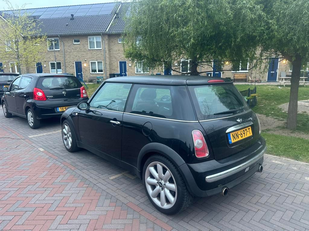 Te koop! Mini 2004 Zwart apk, Auto's, Mini, Particulier, Benzine, Hatchback, Geïmporteerd, Zwart, Ophalen