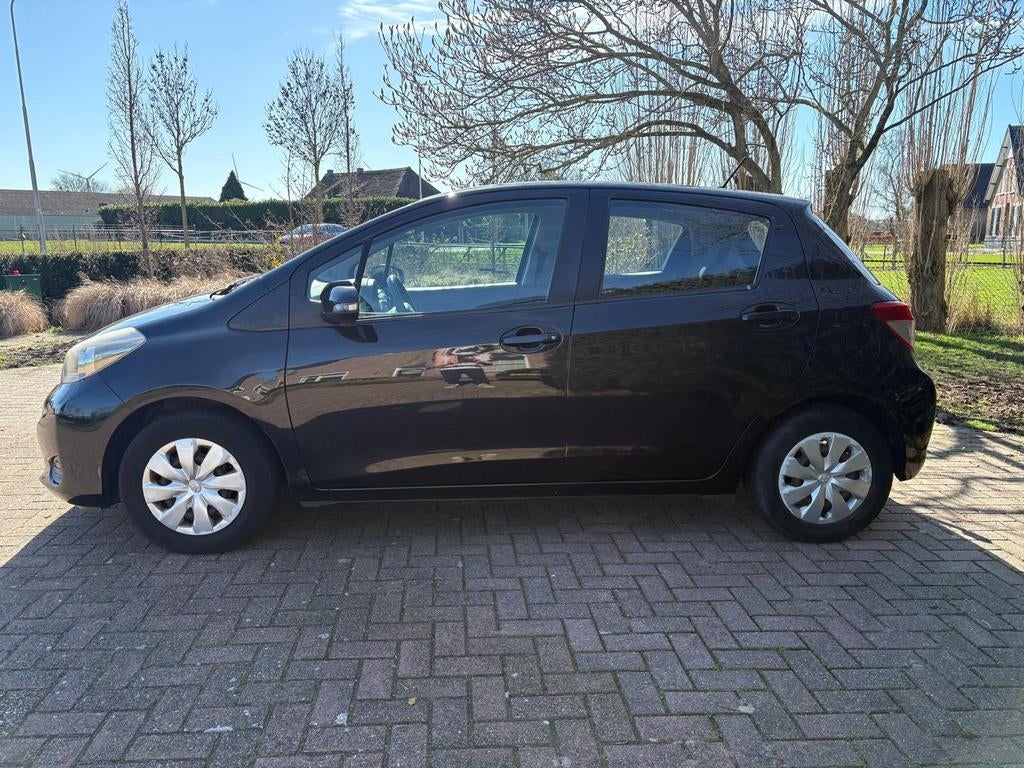 Toyota Yaris 1.0 12V Vvt-i 5DR 2012 Zwart, Auto's, 40 €/maand, Zwart, Origineel Nederlands, Elektrische ramen