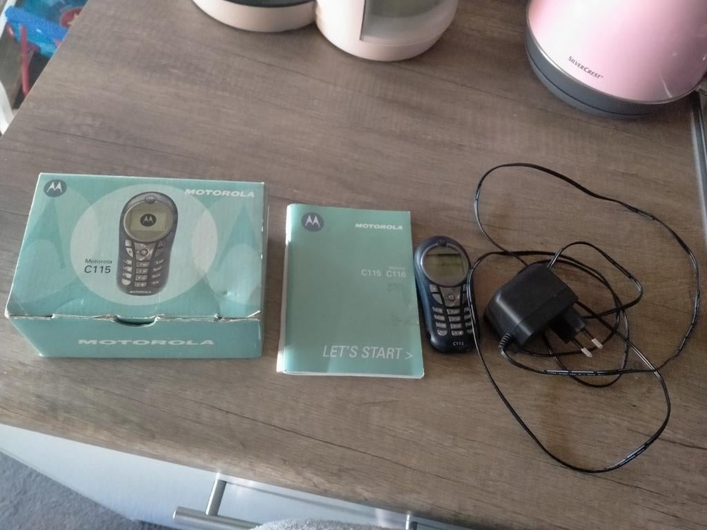 Motorola C115, Telecommunicatie, Mobiele telefoons | Motorola, Ophalen, Blauw, Zo goed als nieuw, Klassiek of Candybar