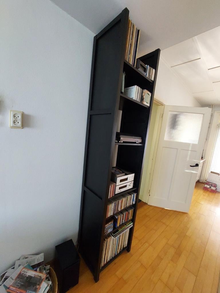 Lundia kast zwart geverfd met dichte zijkant, Ophalen, Gebruikt, 25 tot 50 cm, 200 cm of meer