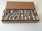 Vintage doos grote houten stempel letters, Ophalen of Verzenden, Gebruikt, Houten stempel