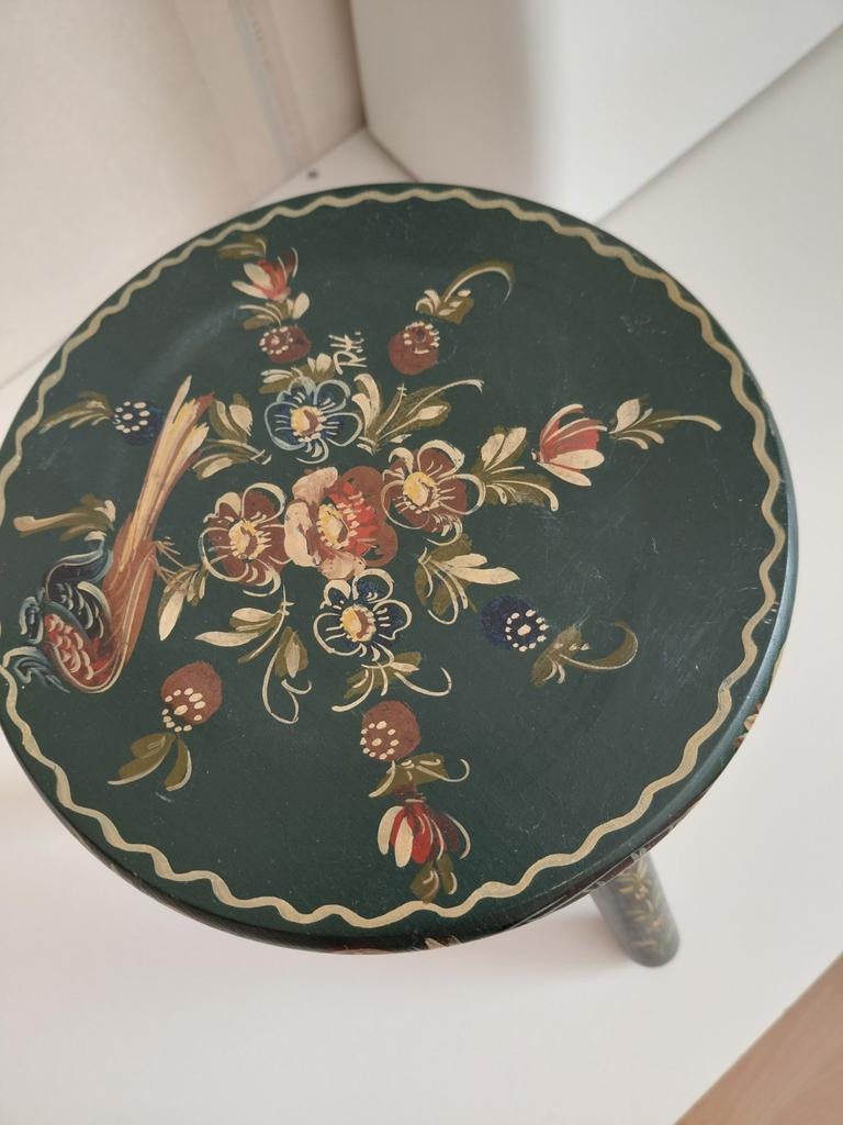 Beschilderd krukje. Kleur groen., Ophalen