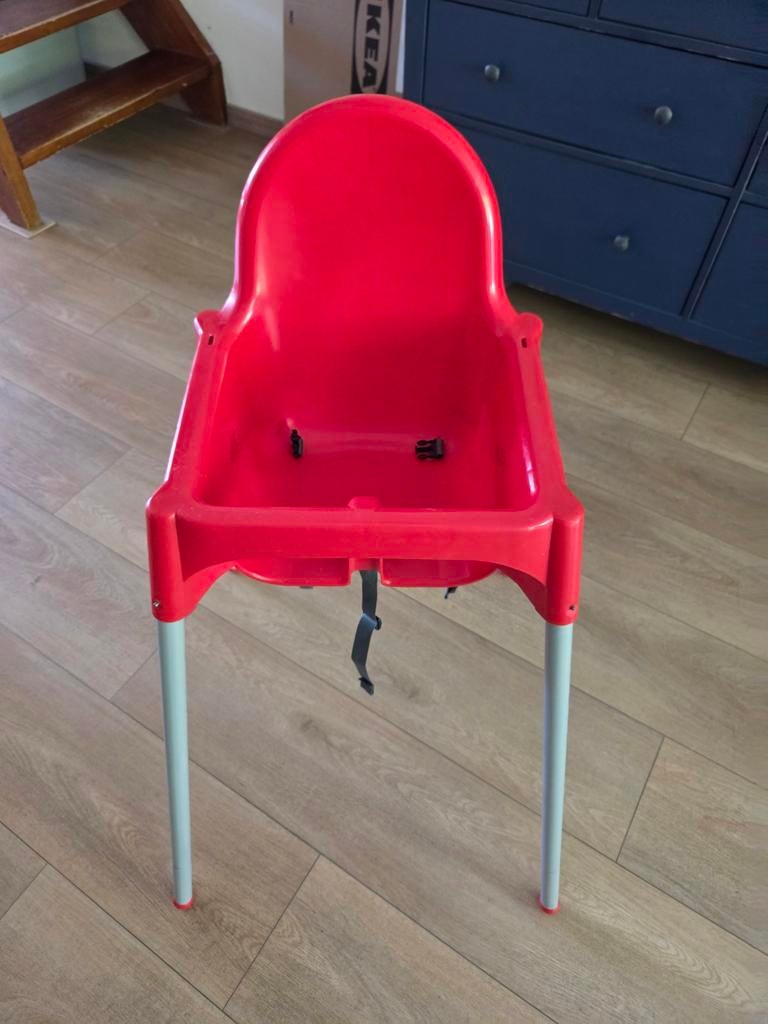 IKEA kinderstoel rood met gordel, Ophalen, Gebruikt, Overige typen, Gordel(s)