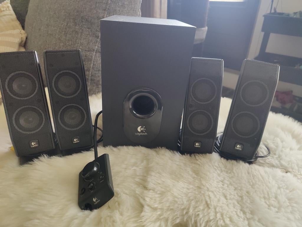Logitech 5.1 Surround Sound Systeem Zwart, Overige merken, Gebruikt, Ophalen of Verzenden, 60 tot 120 watt
