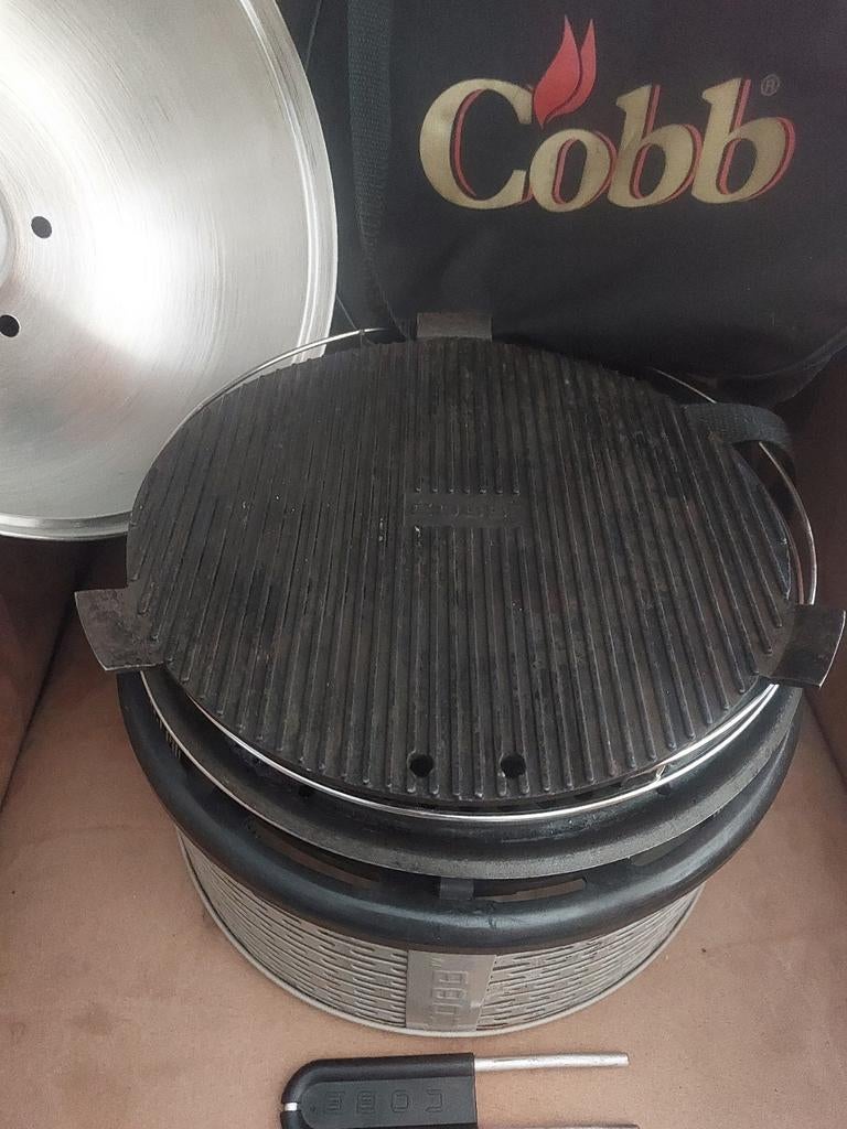 Cobb Pro Barbecue met Grillplaat Rooster en Tas, Tuin en Terras, Houtskoolbarbecues, Ophalen of Verzenden, Gebruikt, Cobb, Met accessoires