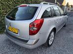 Renault Laguna Grand Tour 2.0-16V Tech Line Automaat | Xenon, Auto's, Gebruikt, 4 cilinders, Leder en Stof, 650 kg