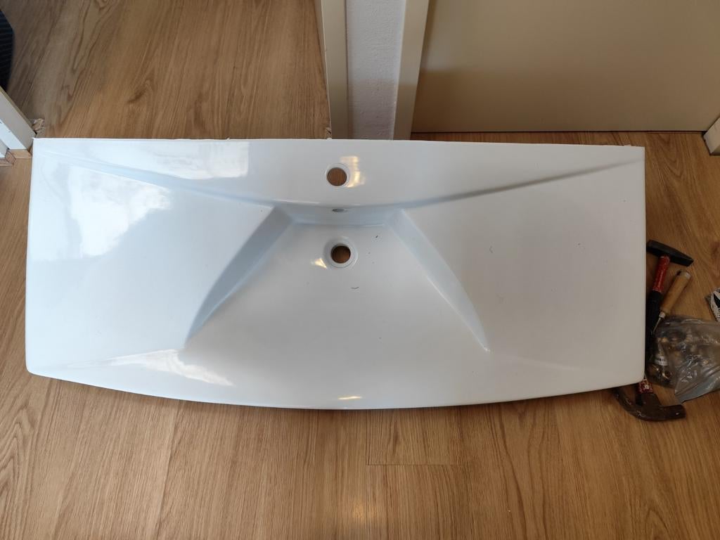 Wastafel- gebruikt maar ziet er prima uit, Huis en Inrichting, Ophalen, Gebruikt, 100 tot 150 cm, Minder dan 100 cm