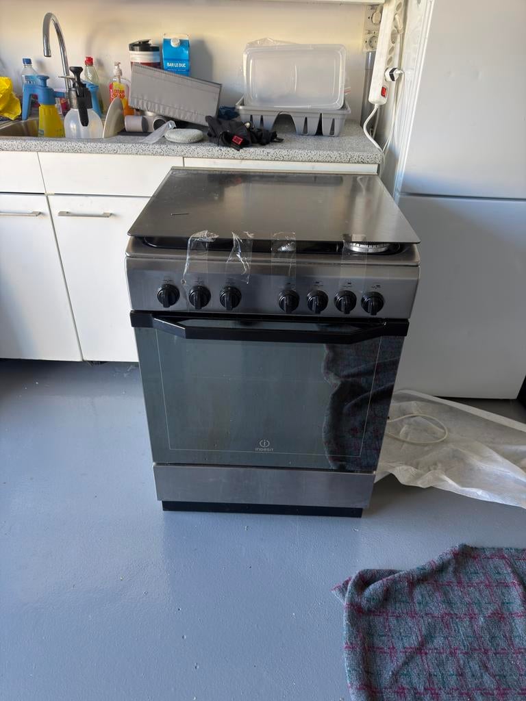 Indesit Gasfornuis met Oven - Vrijstaand, Gebruikt, 60 cm of meer, Gas, Vrijstaand