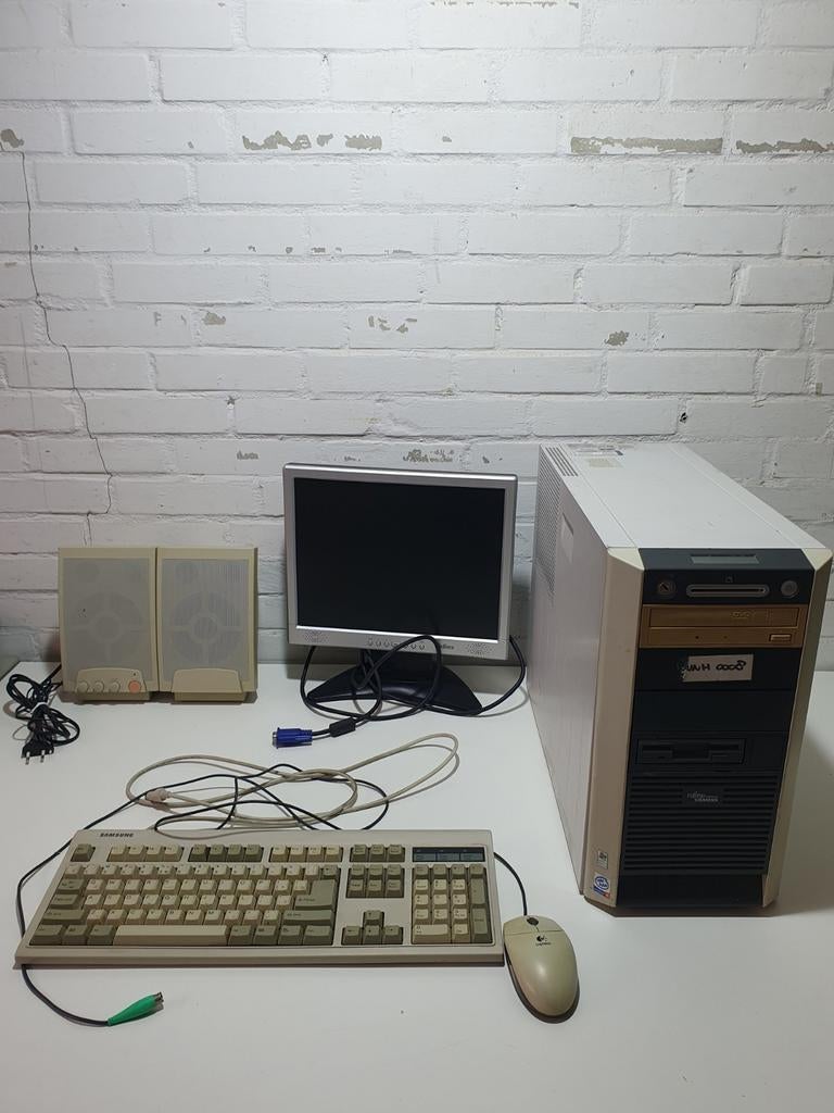 Vintage/Retro Pentium 4 PC Win XP + Monitor Toetsenbord Muis, Computers en Software, Ophalen, ., Fujitsu Siemens, .