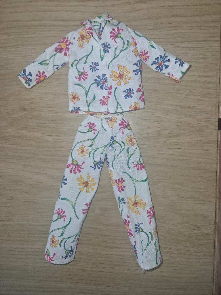 tea & me charm fashion origineel barbie 1990 met label, Ophalen of Verzenden, Gebruikt, Kleertjes