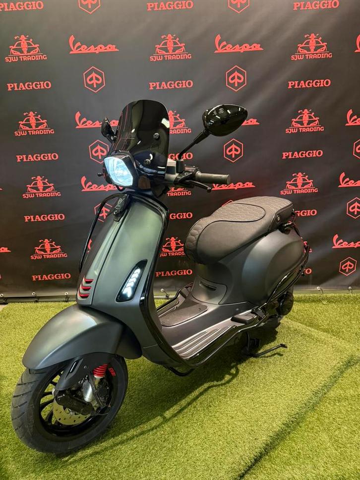 Vespa Sprint 2017 Brom! Mat Grijs / RS Zadel / Garantie!, Fietsen en Brommers, Scooters | Vespa, Maximaal 45 km/u, Benzine, Ophalen of Verzenden