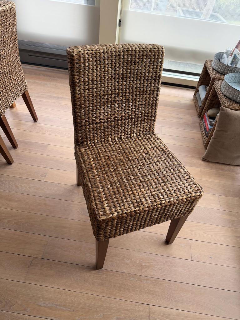 8 eetkamerstoelen gevlochten maisblad, Huis en Inrichting, Stoelen, Ophalen of Verzenden, Zo goed als nieuw, Vijf, Zes of meer stoelen